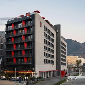 Radisson Red V&a Waterfront Otel